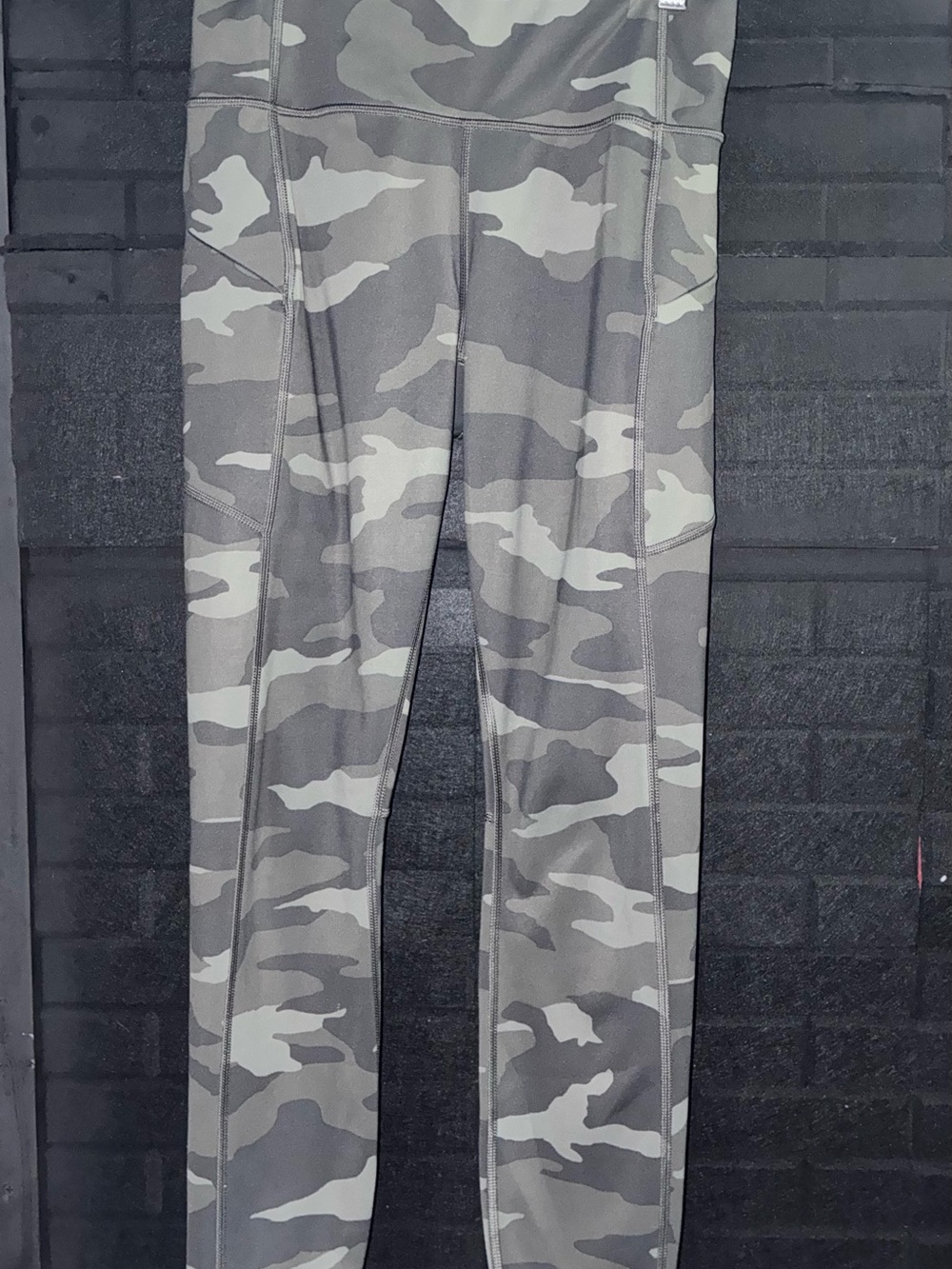 Athleta Camo Contender 7/8 Tight in Olive & Gray